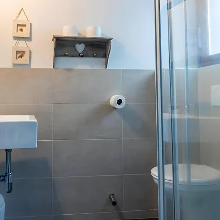 Vakantiehuis Rustico Casa Bianca Pianello Del Lario
